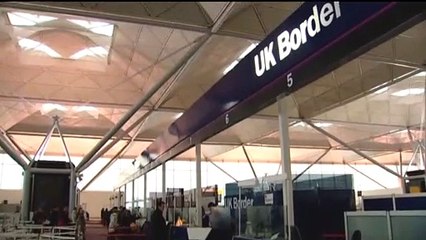 Großbritannien schiebt EU-Bürger ab