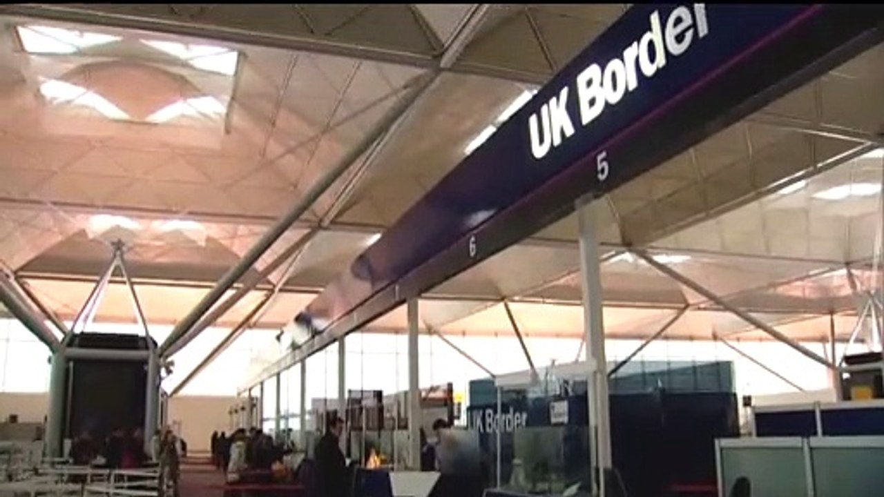 Großbritannien schiebt EU-Bürger ab