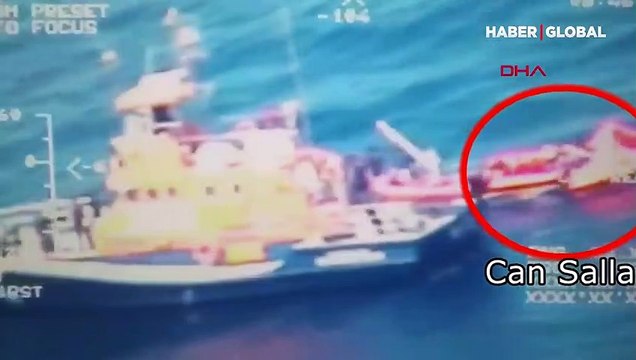 İzmir'de Seferihisar açıklarında 32 düzensiz göçmen kurtarıldı