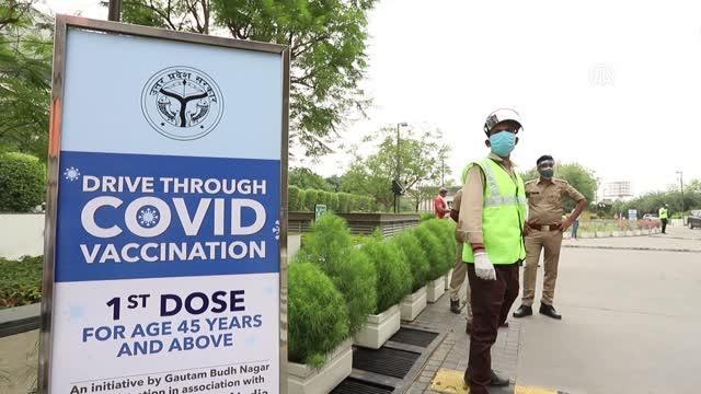 UTTAR PRADESH - Hindistan'da alışveriş merkezleri ve spor kompleksleri aşı alanlarına dönüştürüldü