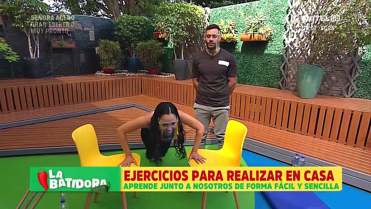 Rutina de ejercicios sencillos utilizando objetos de casa