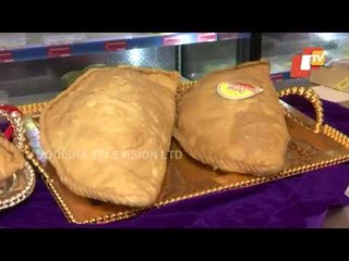 Jumbo Sized Gujiya In Lucknow A Special Attraction For Holi