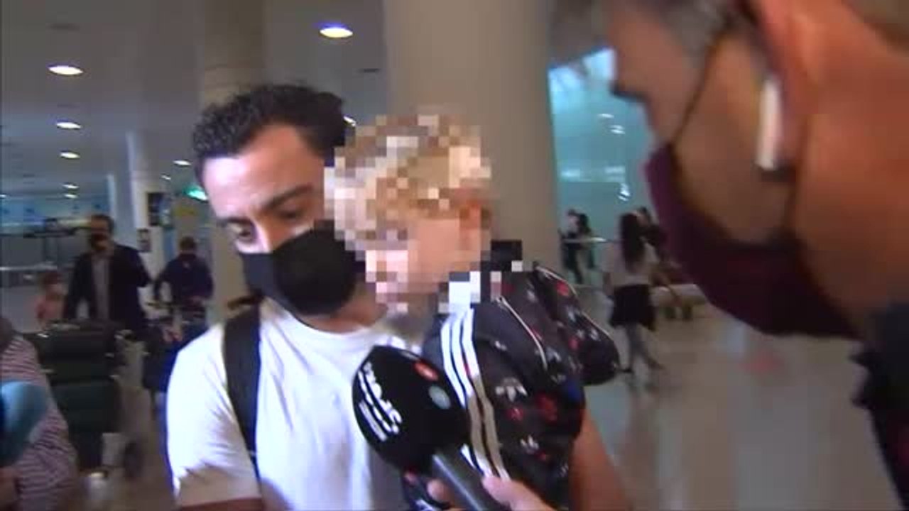 Xavi Hernández regresa a Barcelona pero de vacaciones