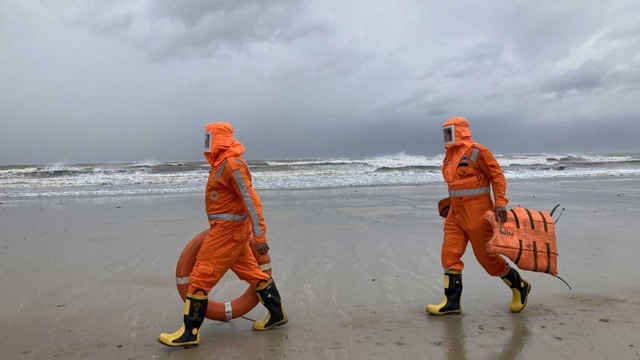 After destruction in Mumbai, Tauktae nears Gujarat coast