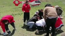 Son dakika haberi | Babasının ölüm haberiyle nöbet geçiren şahsı atlı sağlık ekibi, ambulans helikopterle sevk etti