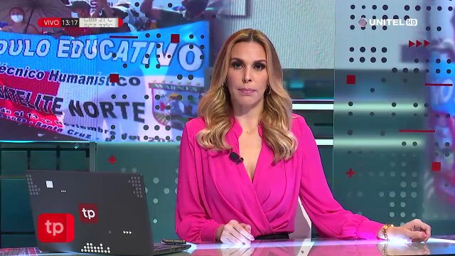 Padres de familia bloquean carreteras en Santa Cruz, exigen ítems para colegios