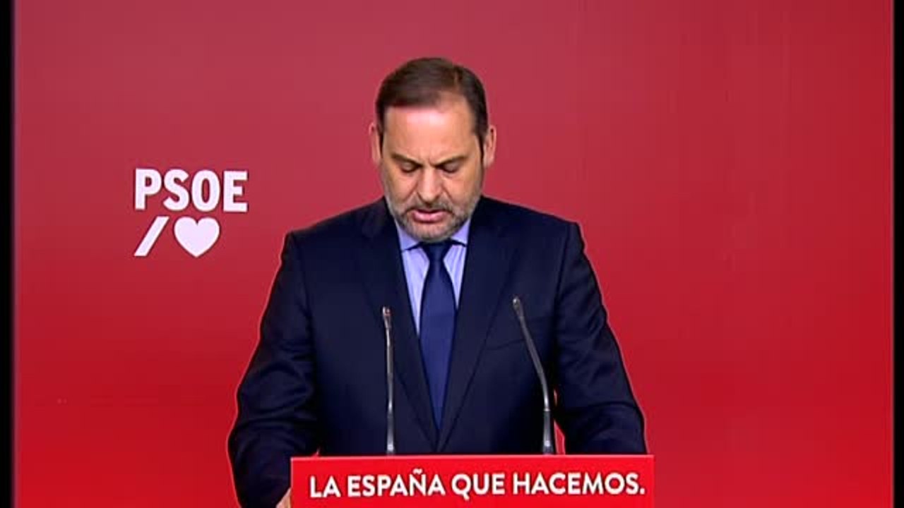 Casado: "No podemos arrimar el hombro a un precipicio, porque se caería el Gobierno y su alternativa, y por tanto el futuro del país"