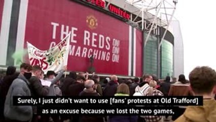 Video herunterladen: Solskjaer admits protests contributed towards United defeats