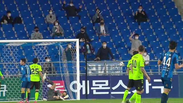 전북-울산 '외나무다리' 맞대결...선두 걸린 한판 / YTN