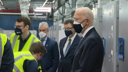 바이든 "보건당국 승인 백신 2천만 회분 추가 해외 지원" / YTN