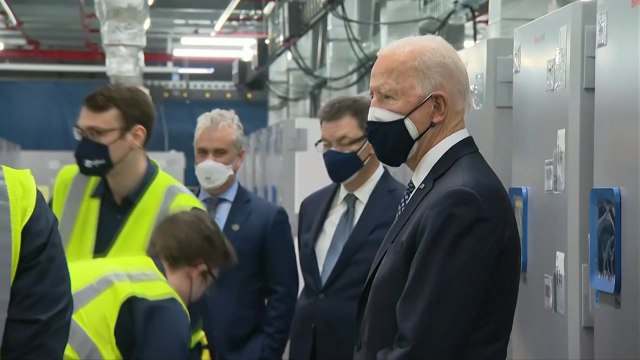 바이든 보건당국 승인 백신 2천만 회분 추가 해외 지원 / YTN