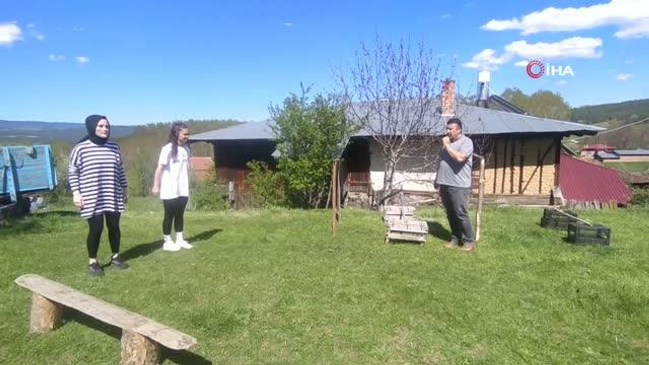 (Özel haber) Fasulye çalılarıyla kurdukları parkurda polis seçmelerine hazırlanıyor- Fasulye çalısı ve lastik tekerleriyle kurdukları parkurda polis...