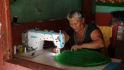 mqn-Con 62 años Francisca tiene 3 trabajos para mantener familia-160521