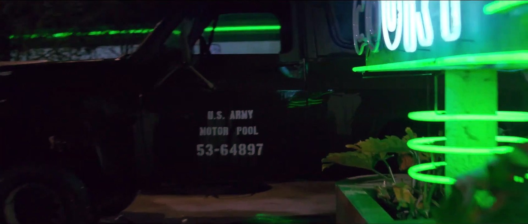 UNIVERSAL SOLDIER Movie Clip - Starring Jean-Claude Van Damme and Dolph Lundgren - Hotel Attack