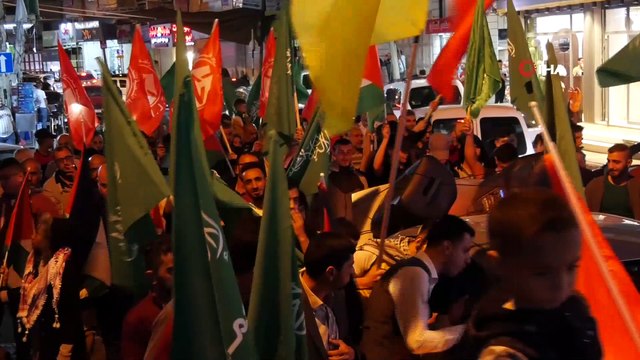 - El Halil'de Filistinliler ile İsrail güçleri arasında çatışma- Çatışmaların ardından Filistinliler, İsrail karşıtı protesto gösterisi düzenledi