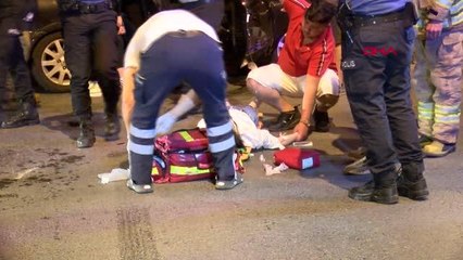 ZEYTİNBURNU'NDA İKİ OTOMOBİL ÇARPIŞTI: 4 YARALI