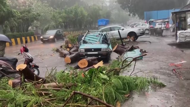 대형 사이클론, '코로나 확산' 인도 강타...최소 16명 사망 / YTN