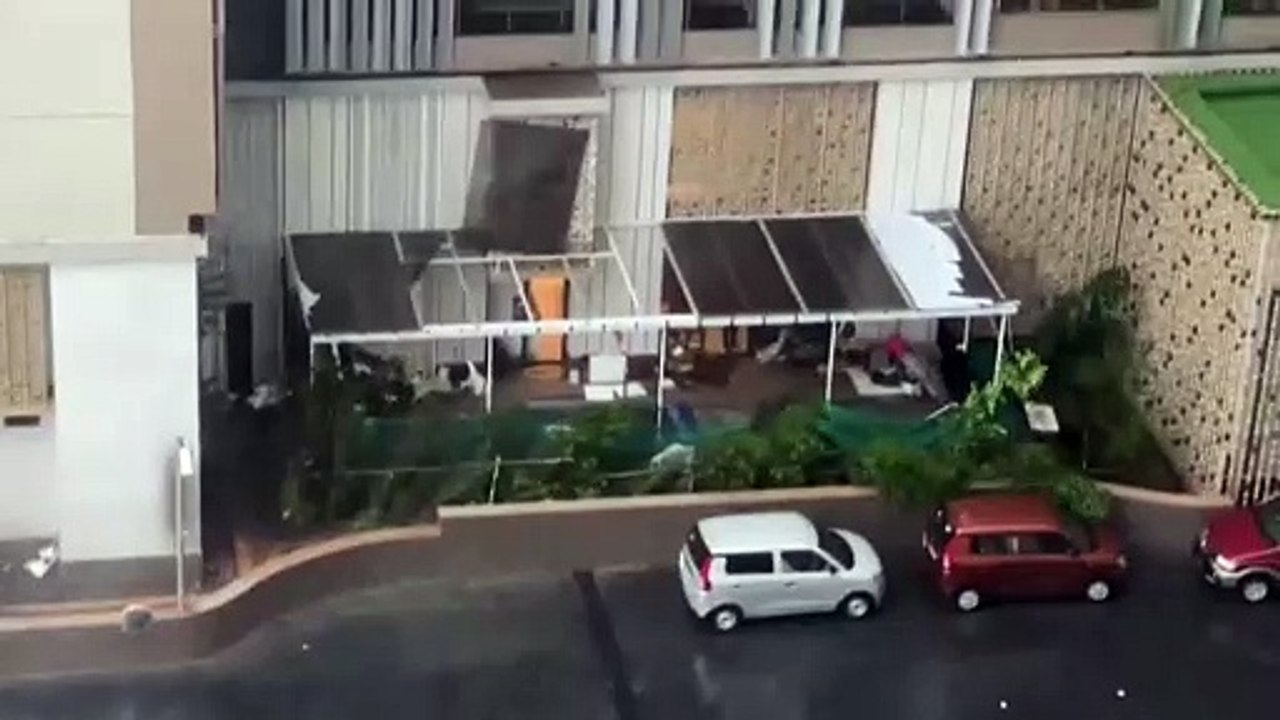 Ινδία: Πάνω από 120 άνθρωποι αγνοούνται από το ναυάγιο πλοίου λόγω του κυκλώνα Τόκτε