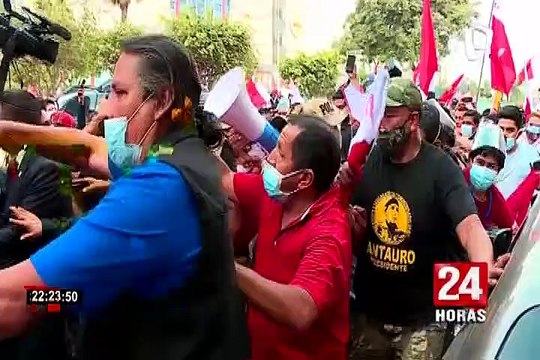 Seguidores de Antauro Humala resguardaron a Pedro Castillo durante su mitin en La Victoria