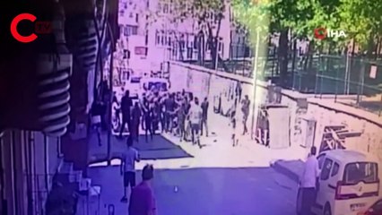 Beyoğlu’nda kız kaçırma kavgası meydan muharebesine dönüştü: O anlar kamerada