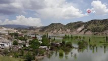 Karakurt Barajı'nın seviyesi yükseldi, boşaltılan köyde evler ve cami sular altında kaldı