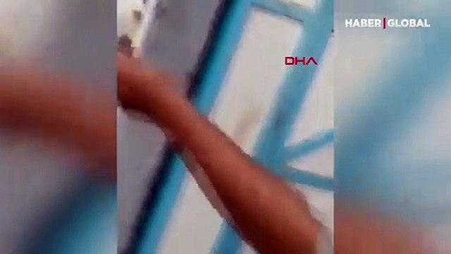 Salgınla mücadele eden Hindistan'ı fırtına vurdu: 21 ölü, 96 kayıp