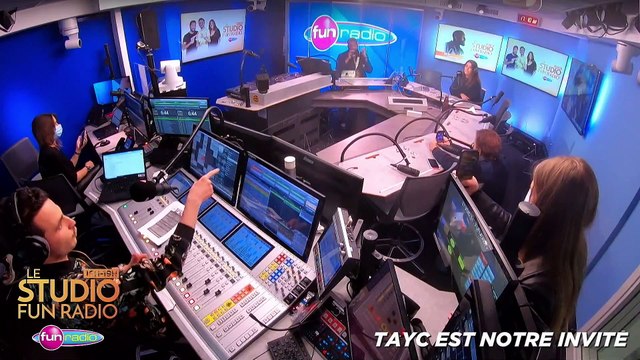 Tayc en interview et en live dans Le Studio Fun Radio