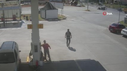 Hurdaya dönen araçların kaza anı güvenlik kamerasına yansıdı