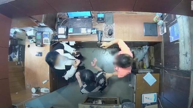 Büyükelçinin eşi tezgahtarı tokatladı! Belçika ile Güney Kore arasında gerilim yaşandı