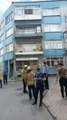 Fatih'te kolonlarında çatlaklar oluşan 4 katlı bina boşaltıldı-2