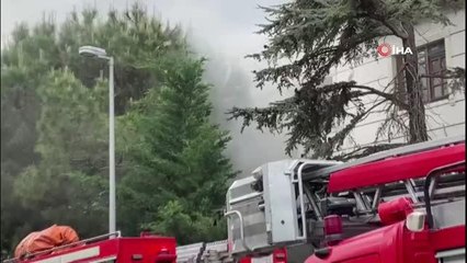 Son dakika haberi... Şişli'de yangında can pazarı: İtfaiye kadınları camdan kurtardı