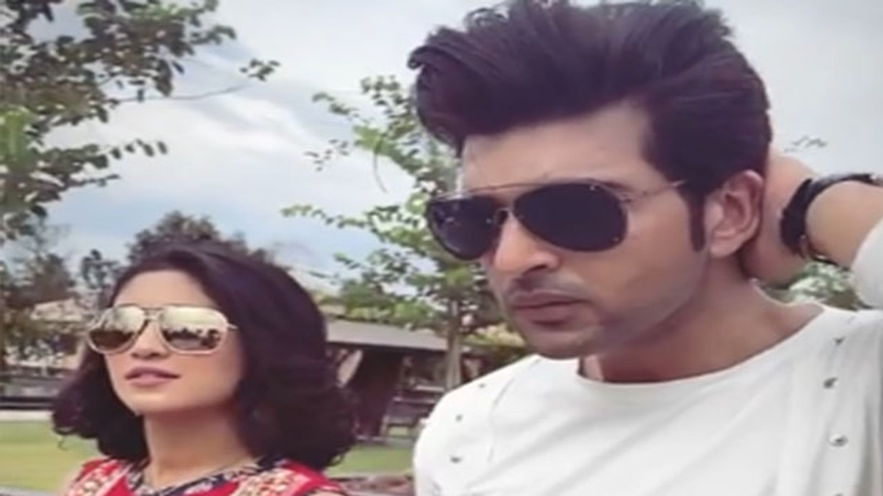 Shivangi Joshi Birthday: Karan Kundrra ने दिया Shivangi किया Birthday पर ये Special काम | FilmiBeat