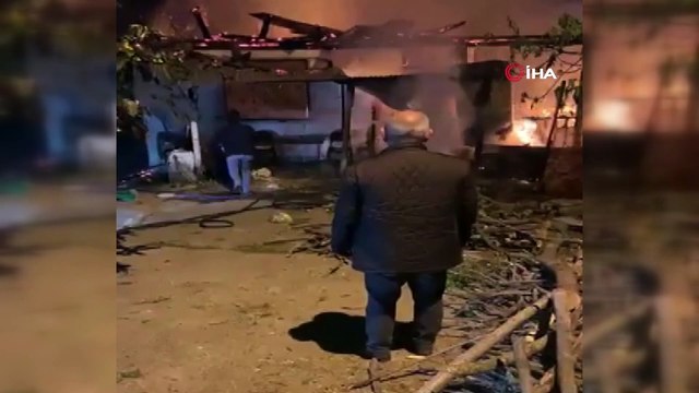 Evlerinin alev alev yanışını izlediler