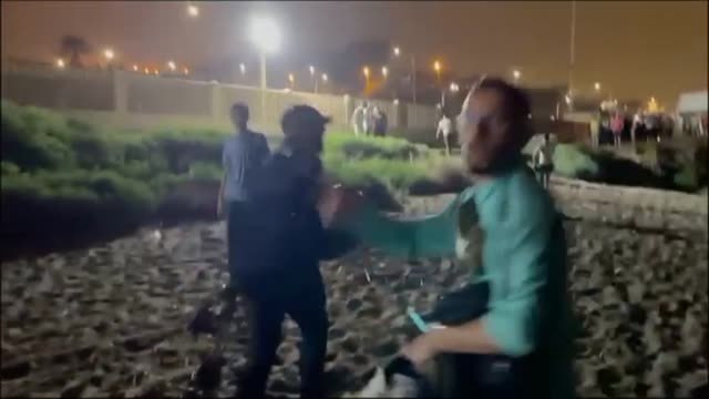 Unas 6.000 personas entran a nado en Ceuta y el Gobierno moviliza al Ejército