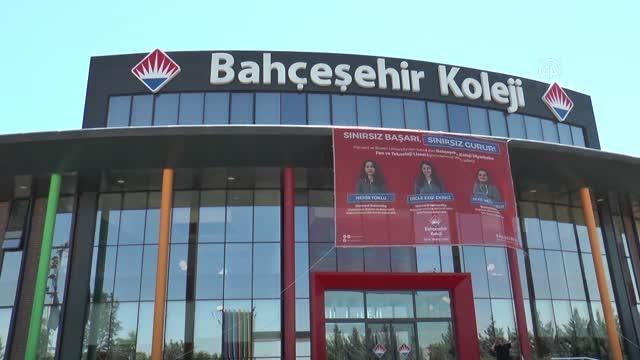 DİYARBAKIR - Harvard ve Brown üniversitelerine kabul edilen Diyarbakırlı öğrencilere burs desteği