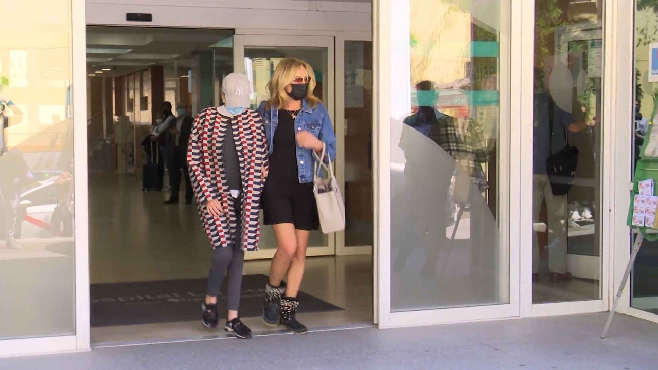 Mila Ximénez, visiblemente más delgada, vuelve al hospital