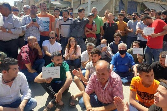 Suriye'de YPG/PKK'nın işgalindeki bölgelerde yakıt fiyatlarının artması protesto edildi