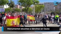 Monumental abucheo a Sánchez y golpes en su coche a su llegada a Ceuta
