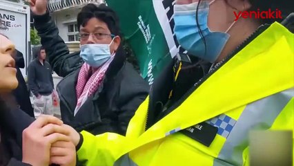 'Özgür Filistin' sloganı atan İngiliz polisine soruşturma!