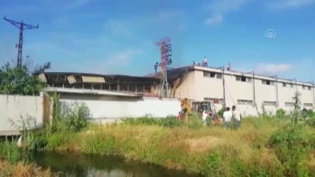 Son dakika haber: Bir depoda çıkan yangına müdahale ediliyor