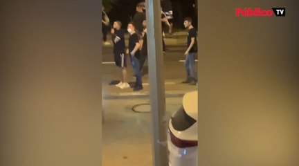 La casa de la prima de la novia de Isaac Oglobin siendo apedreada por extremistas judíos