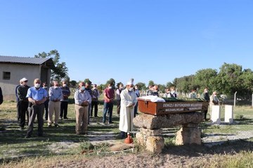 İzmir'de annesi tarafından öldürüldüğü ileri sürülen genç kadın defnedildi