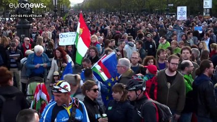 Visszavonták az uniós jogot sértő civiltörvényt, megszavazták az újat