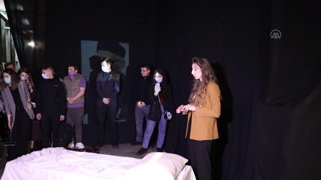 Ukrayna'da, 77 yıl önce Kırım Tatar sürgününün sabahında yaşananlar canlandırıldı