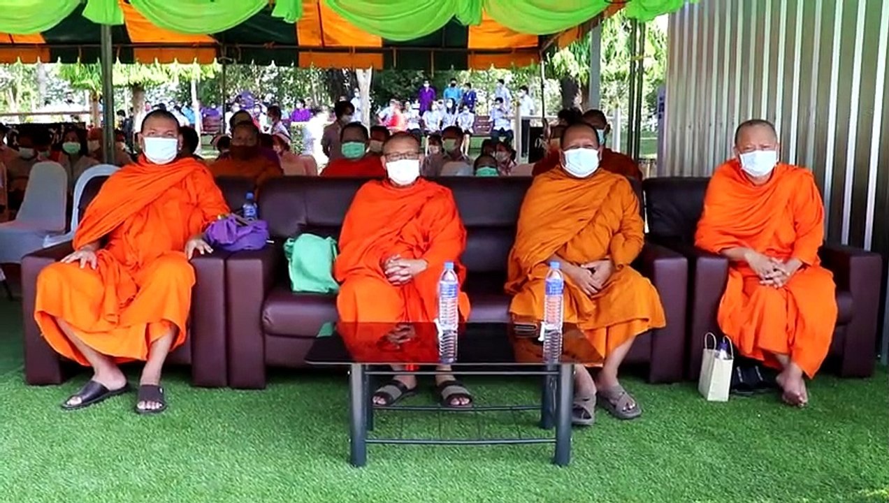 "อุตรดิตถ์" เปิด รพ.สนามแห่งแรกในค่ายทหาร รองรั...