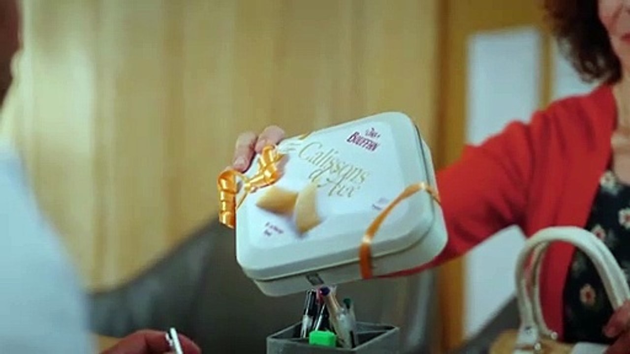 Plus Belle la Vie - Le défilé de patients chez Docteur Vidal