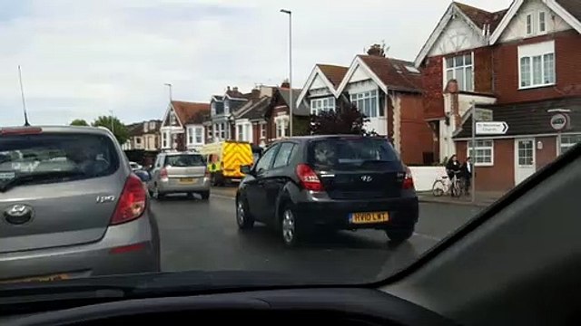 Car crashes into wall in London, road, Portsmouth