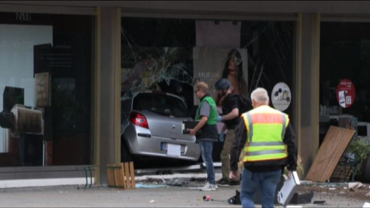 Auto contro la folla a Berlino, un morto. Arrestato il conducente