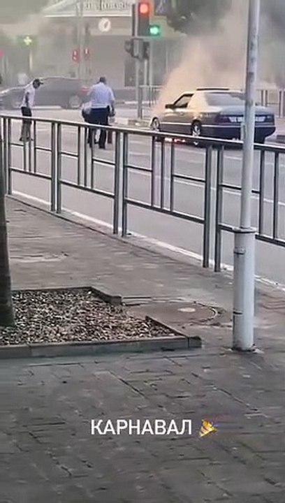 Voilà ce qui arrive quand on lâche un extincteur après l'avoir enclenché !
