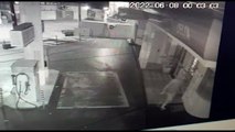 Vídeos mostram ação de ladrão durante arrombamento e furto em posto de combustíveis